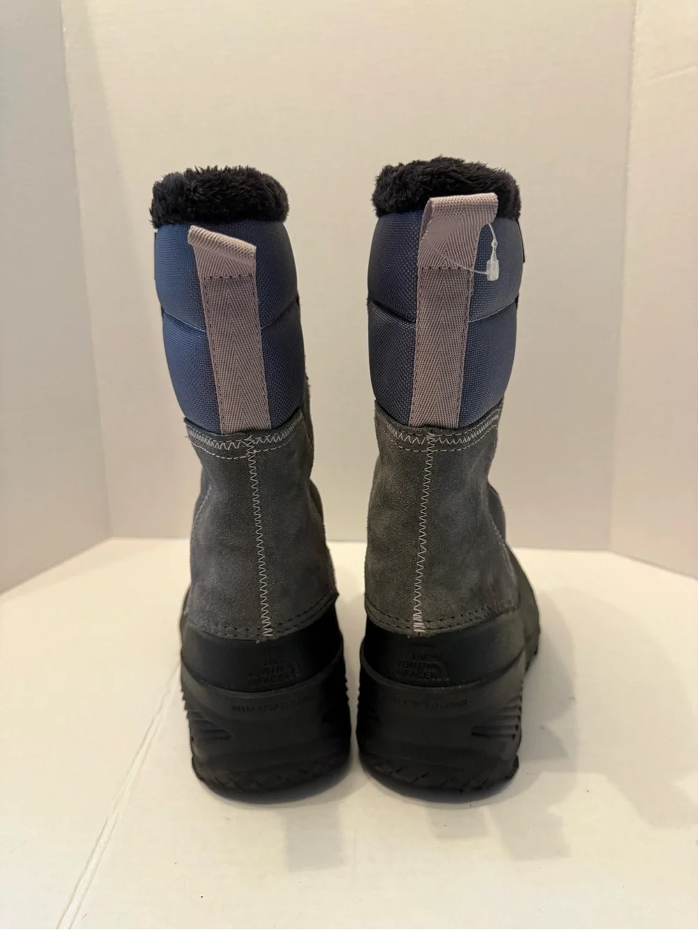 The North Face Kids' 6 Black/Grey/Lavender Snow Boots excellent condition.